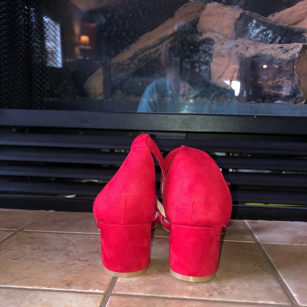 Size 7 1/2 red faux suede heels. - Picture 3 of 4